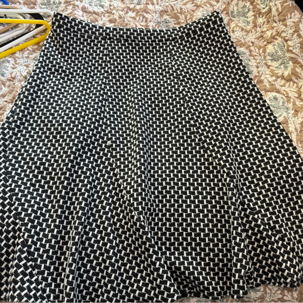 Black and white skirt great condition